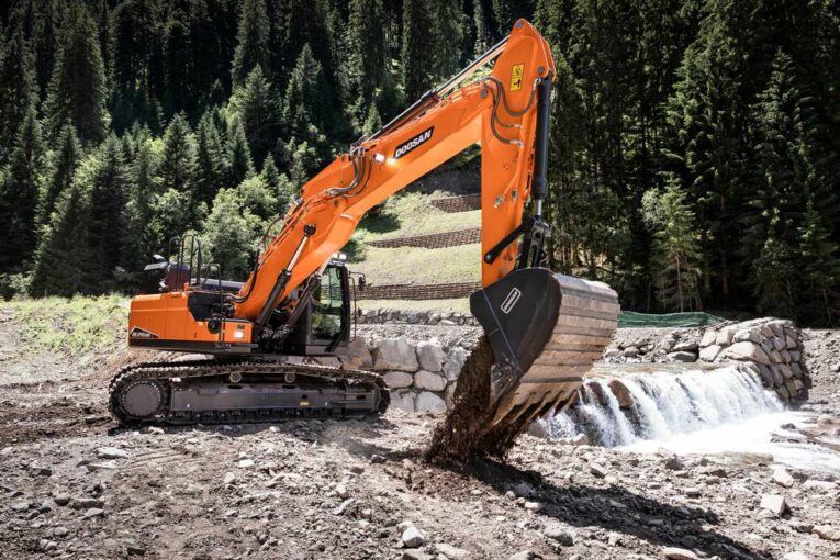 Doosan introduces all new DX245NHD-7 Heavy-duty Crawler Excavator