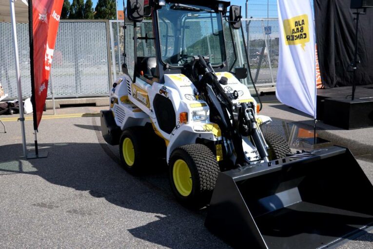 Ramirent wins Charity Auction for Bobcat L28 Loader to Support Child Cancer Patients