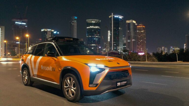 Sleek new Mobileye robotaxi unveiled with launch of MoovitAV robotaxi service