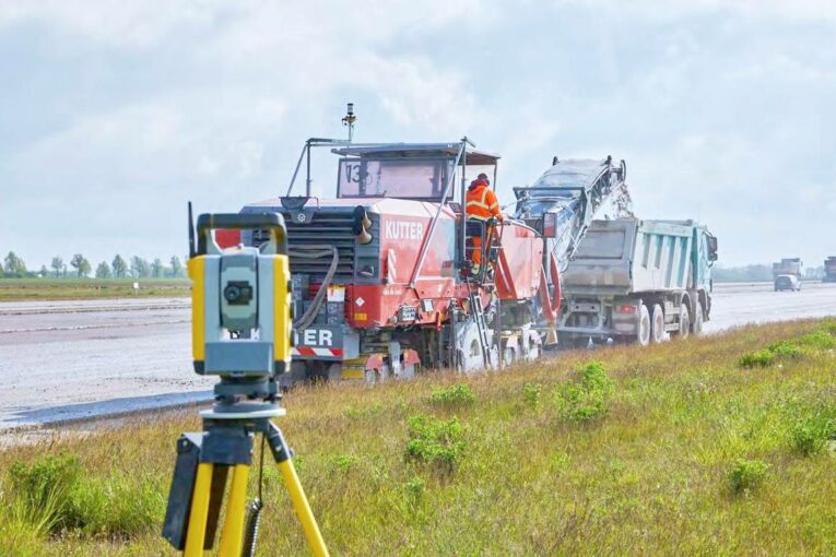 Leipzig Airport runway and taxiways resurfaced with Trimble 3D accuracy