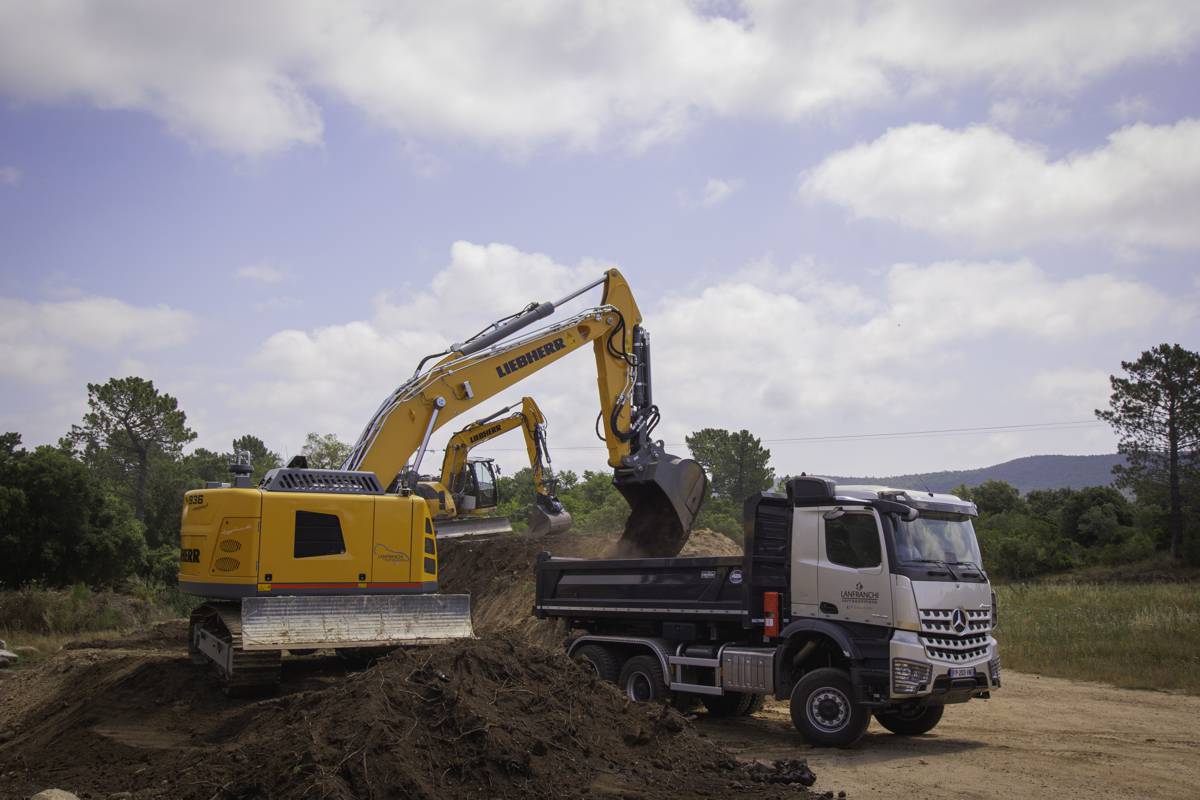 Liebherr R 936 Compact Crawler Excavator ticks the boxes on Corsica