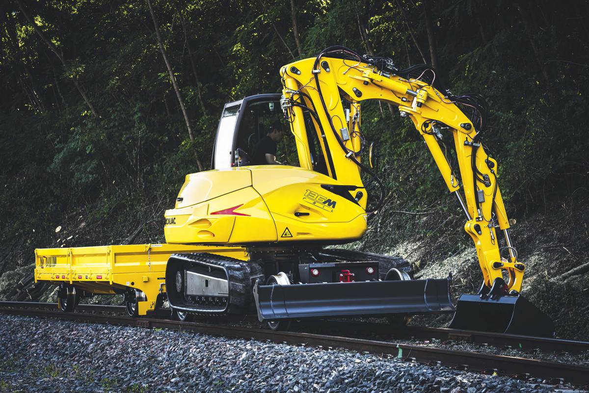 Mecalac commits to the rail sector with new MRail-Series range of machines