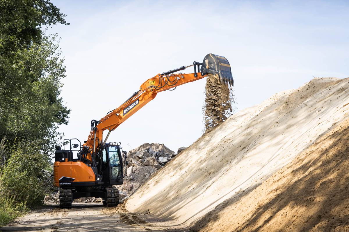 Doosan releases three new Stage-V 14 to 16 tonne Crawler Excavators