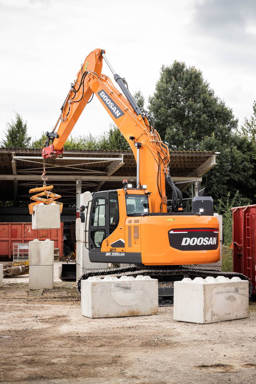 Doosan releases three new 23 to 25 tonne Stage-V Crawler Excavators