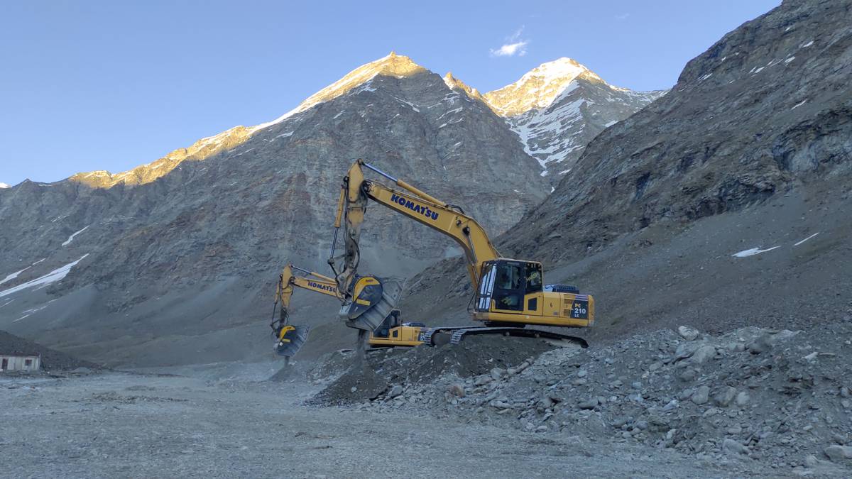 MB Crusher jaw crushers help create 100km of roadway along Indian border