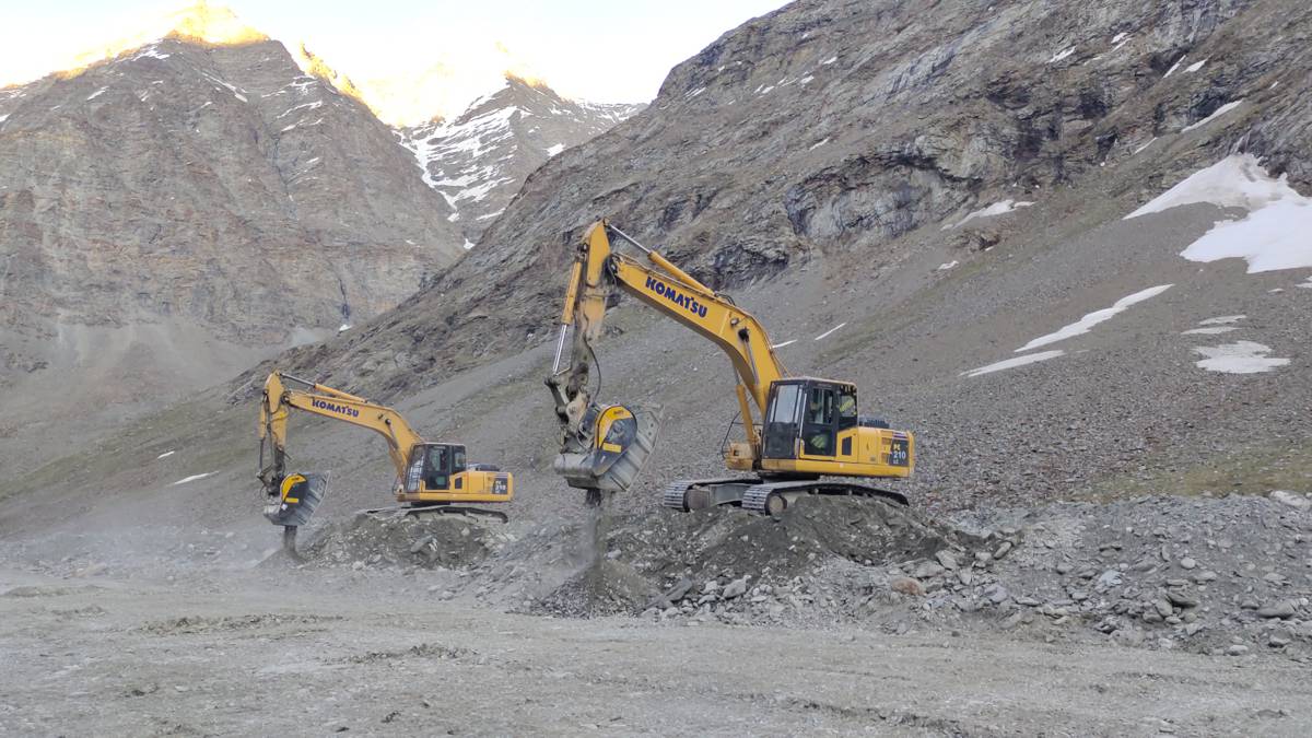 MB Crusher jaw crushers help create 100km of roadway along Indian border