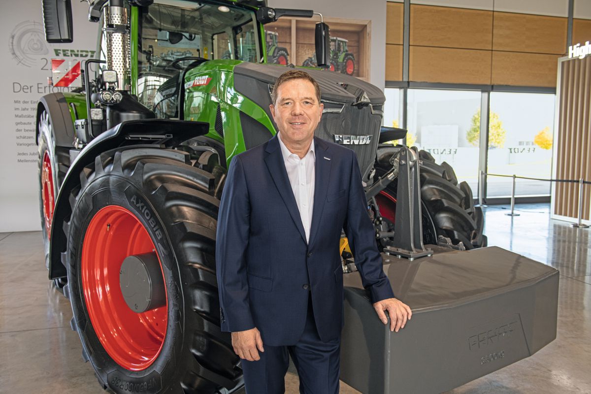 Self-cleaning Fendt air filter wins DLG silver medal