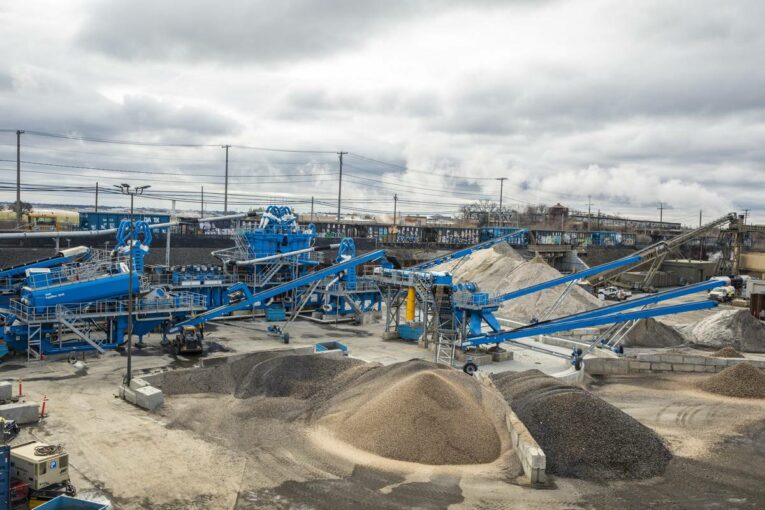 CDE HYDRO:TIP tech recovers valuable by-products from hydro-excavation for Posillico