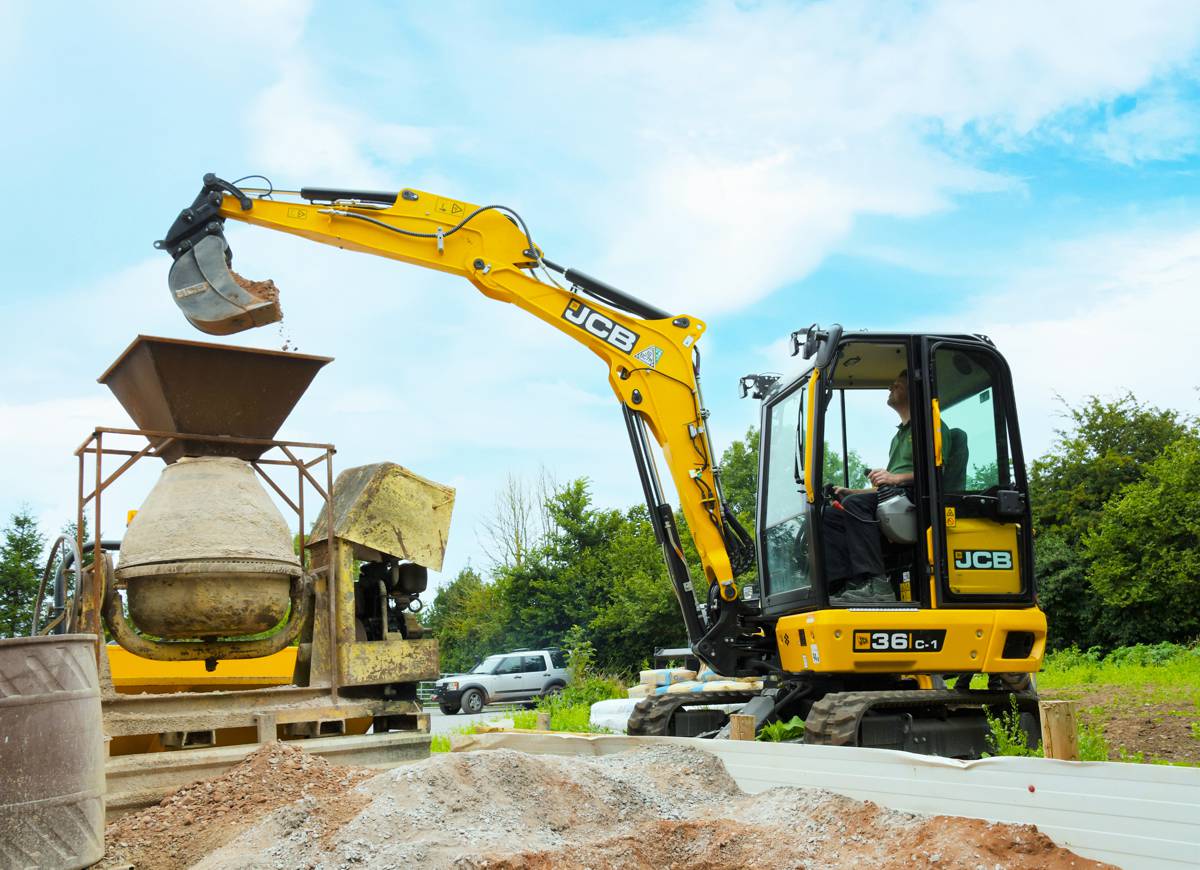 First new JCB Mini Excavator purchased by Land Rover specialist dealership