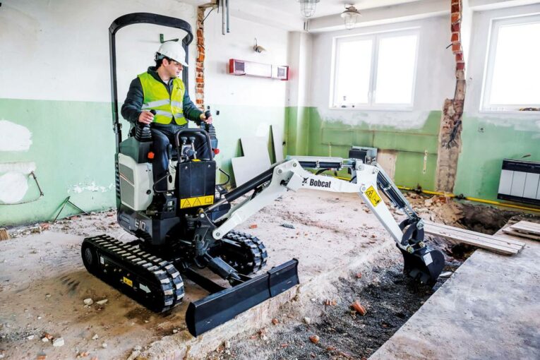Doosan Bobcat showcasing E10e mini-Excavator and new Compressor at EHS