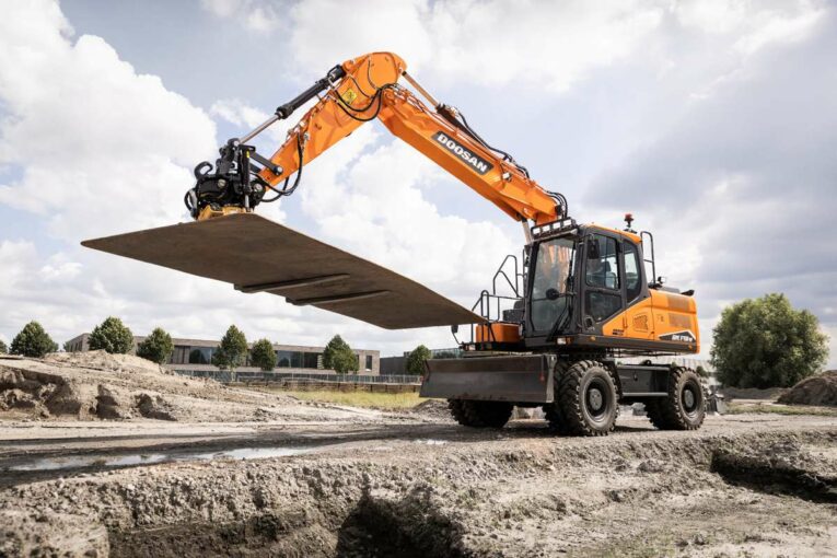 Doosan expands in North West UK and North Wales with Blue Machinery