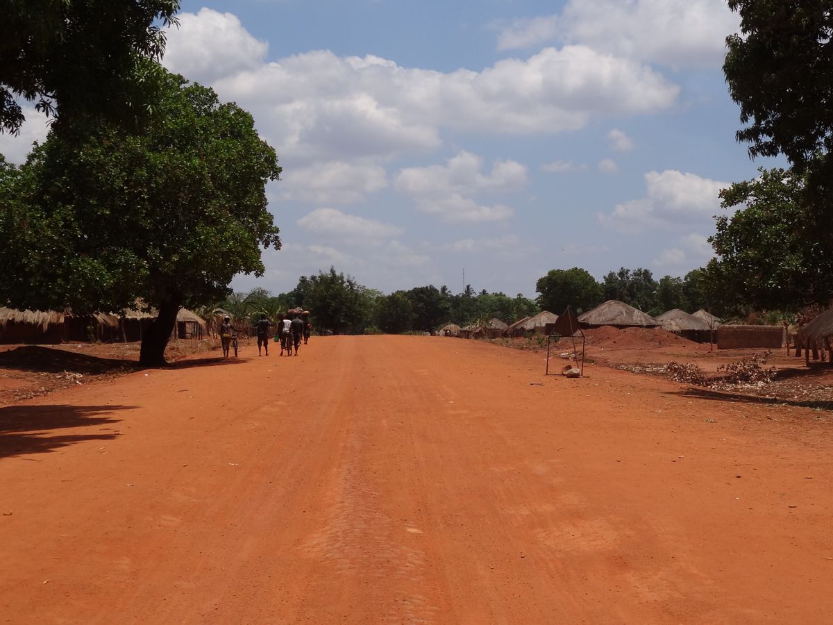 Fig. 1: Montepuez - Ruaca Road Upgrading Project (Mozambique) (photo credit: Andrea Pugliaro, 2009/2022)
