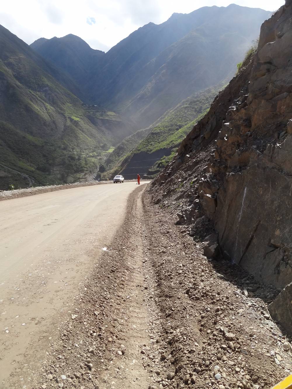 Fig. 6: Ccochac - Barropata Road Construction Project (Peru) (photo credit: Andrea Pugliaro, 2009/2022)