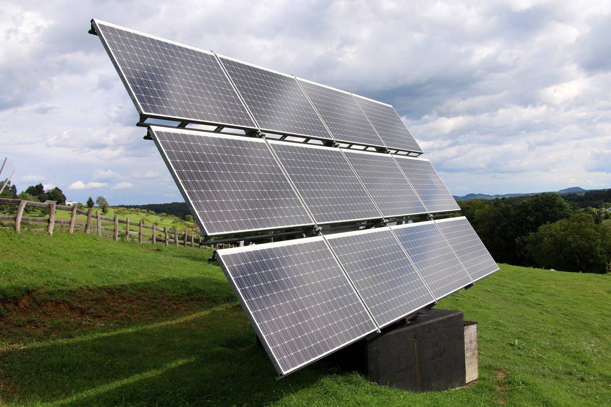 Snail Trails cast a dark shadow over Solar Panel efficiency