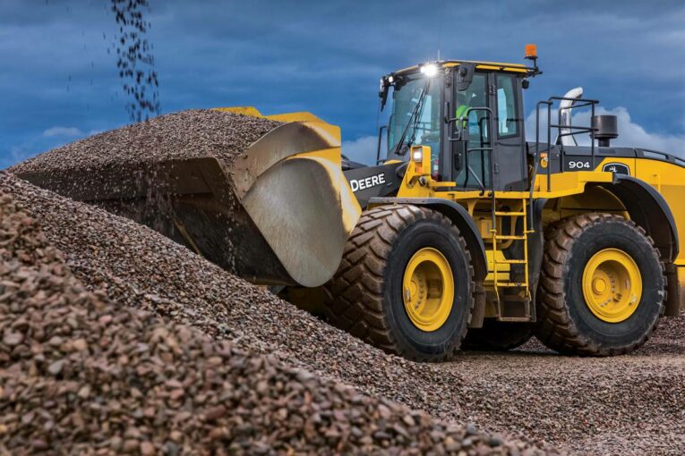 John Deere introducing new 904 P-Tier Wheel Loader at World of Asphalt and AGG1