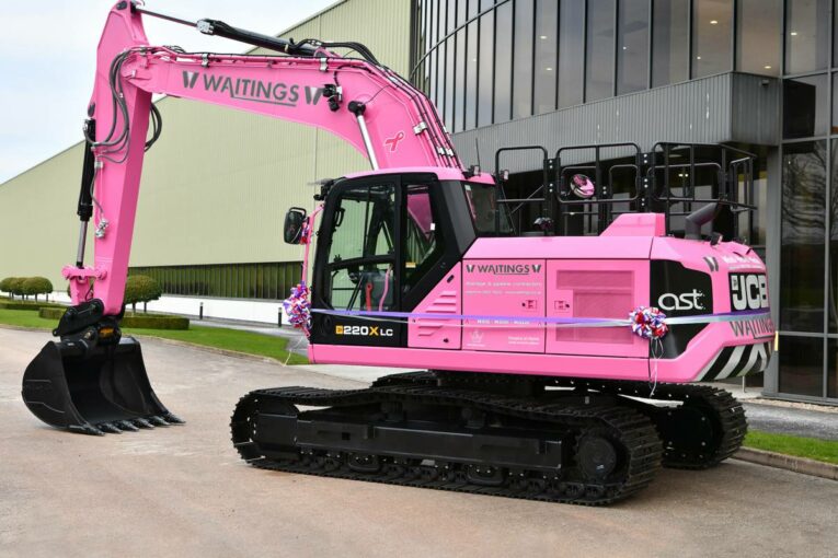 Waitlings tickled Pink by Fundraising Digger in memory of Victoria