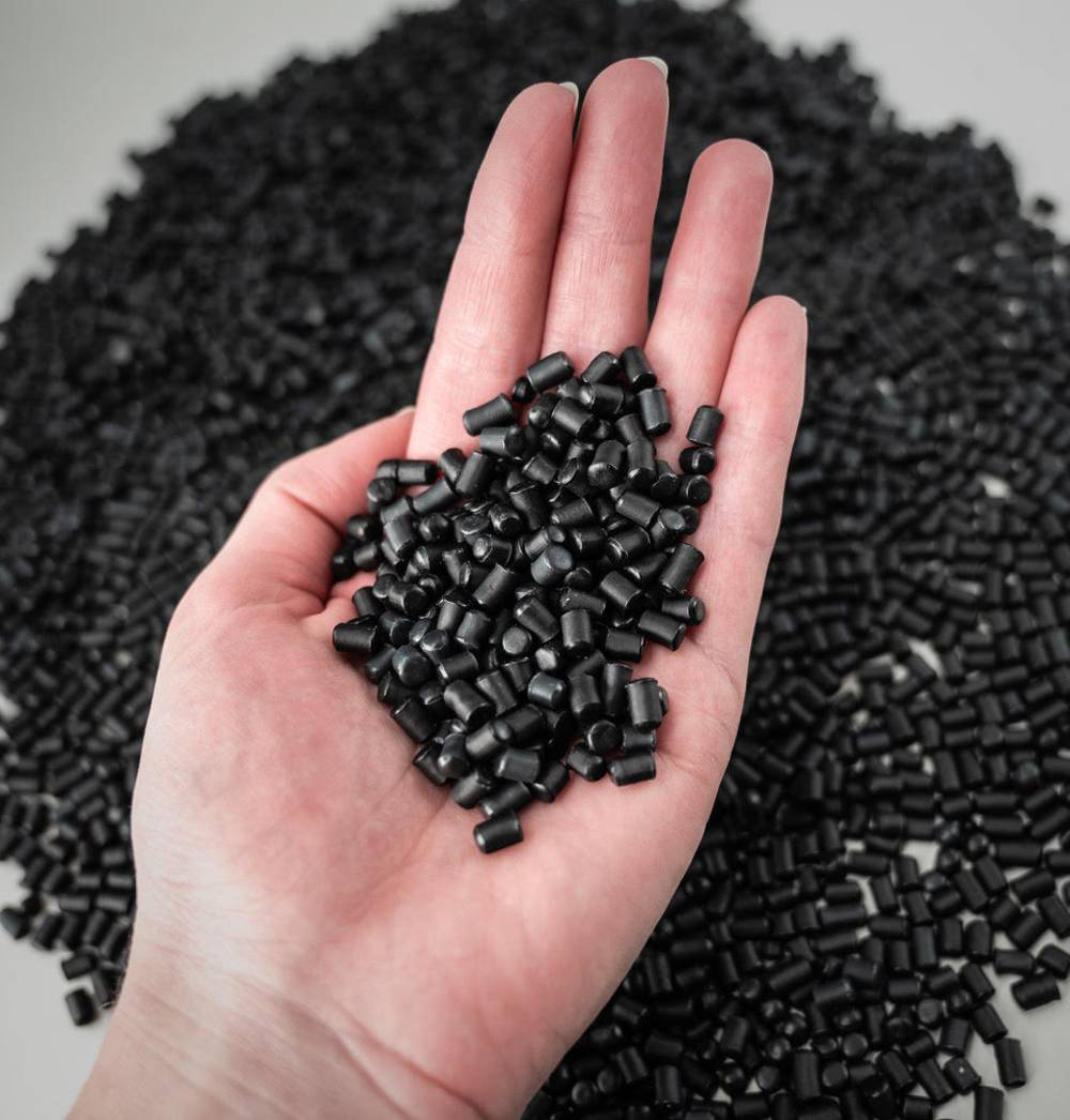 NewRoad® dry asphalt additive is made of recycled plastic. The product was developed with performance in mind, but also has the advantages of keeping plastic out of the environment and reducing carbon emissions when compared with oil-based polymer additives.