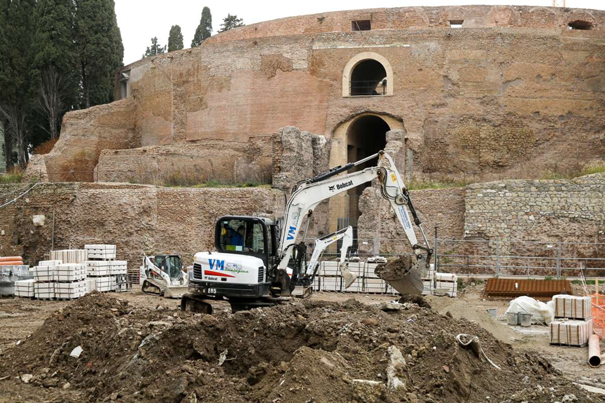 Bobcat goes Archaeological at the Mausoleum of Augustus in Rome