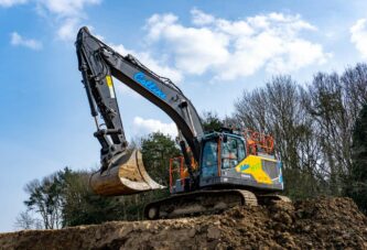 Collins Earthworks cuts emissions with Hybrid Volvo Excavators