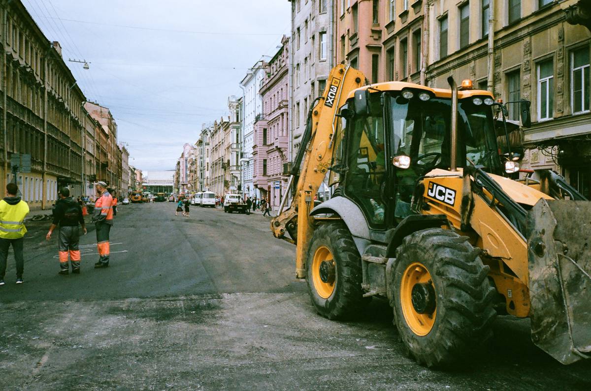 Safe Digging in Roadbuilding