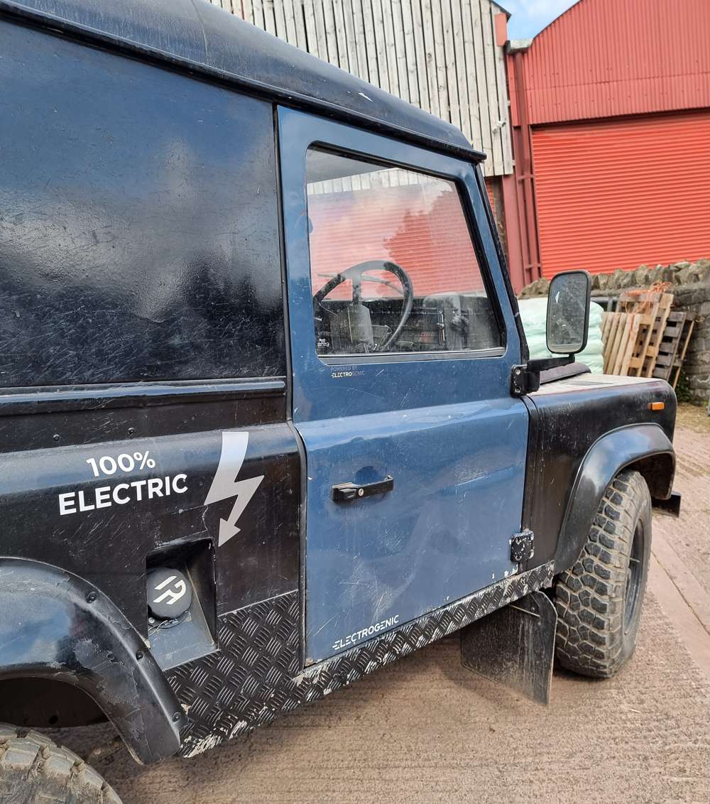Electrogenic introduces Drop-in Electric Drive Kit for Land Rover Defenders