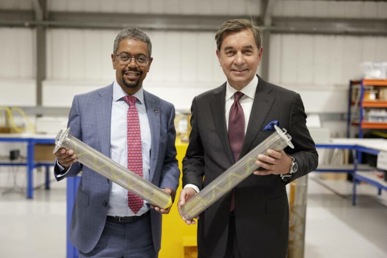 Welsh Minister for Economy shows support for FuelActive clean fuel delivery system