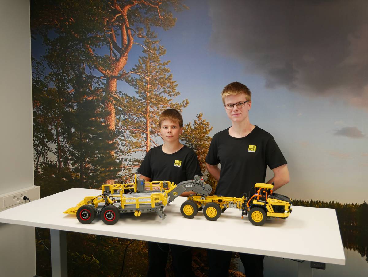 Jesse & Tuomas Pyykkönen with Sleipner Lego model