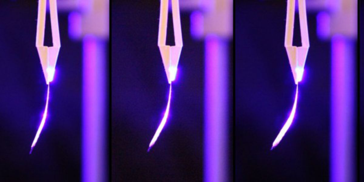 New research uncovers low-energy light can bend plastic
