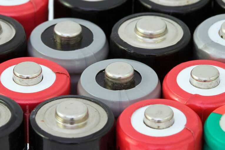 Dual-plating strategy could enable rapid construction of Microbatteries