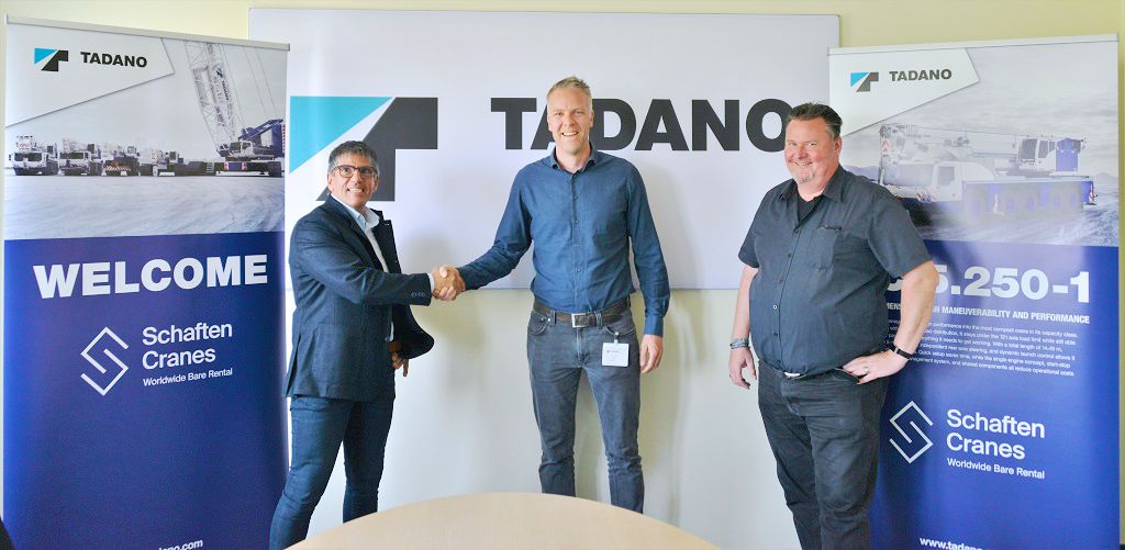 Left to right: Giuseppe Pompeo (Key Account Director, Tadano) - Martijn Tuijtel (Managing Director, Schaften Cranes) - Uwe Schlicher (Sales Manager Key Accounts, Tadano)