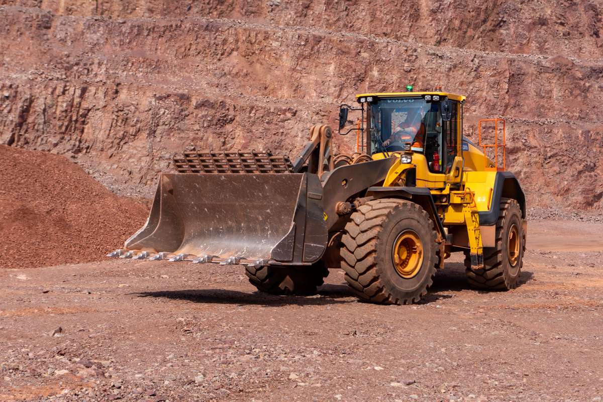 A Volvo L220H wheel loader supplied by SMT GB to Chepstow Plant International