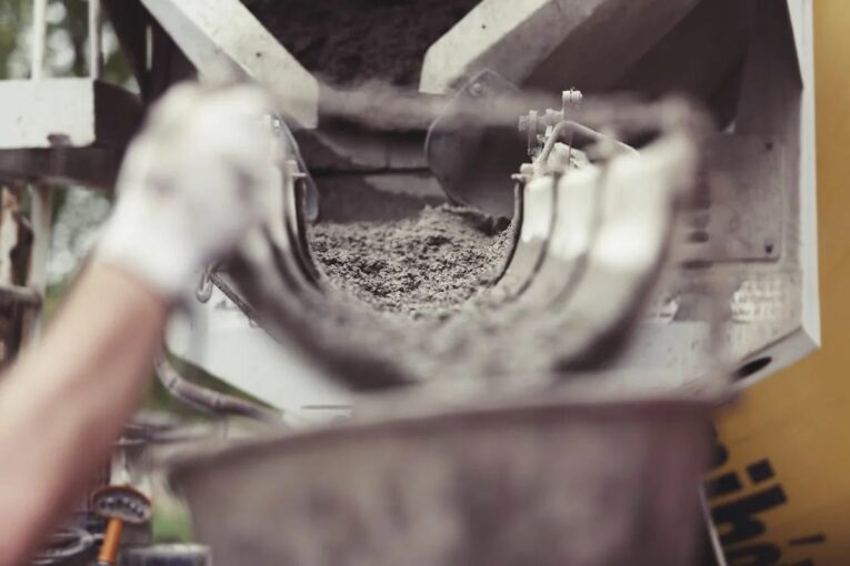 Aggregate Industries and Coomtech champion Sustainable Cement with BEIS Grant