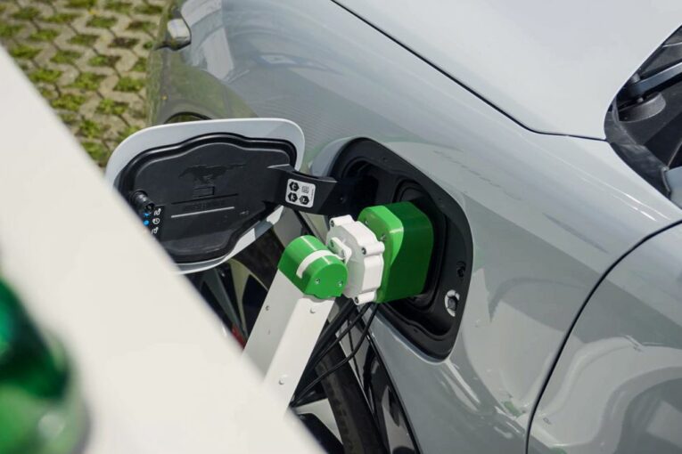 Ford trials Robot Charging Station for disabled drivers
