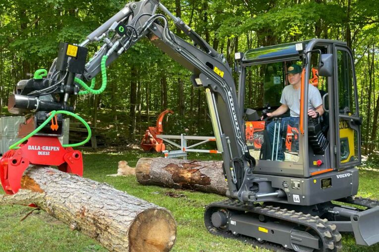 First VolvoCE Electric Excavator in USA delivered to Walden Hill