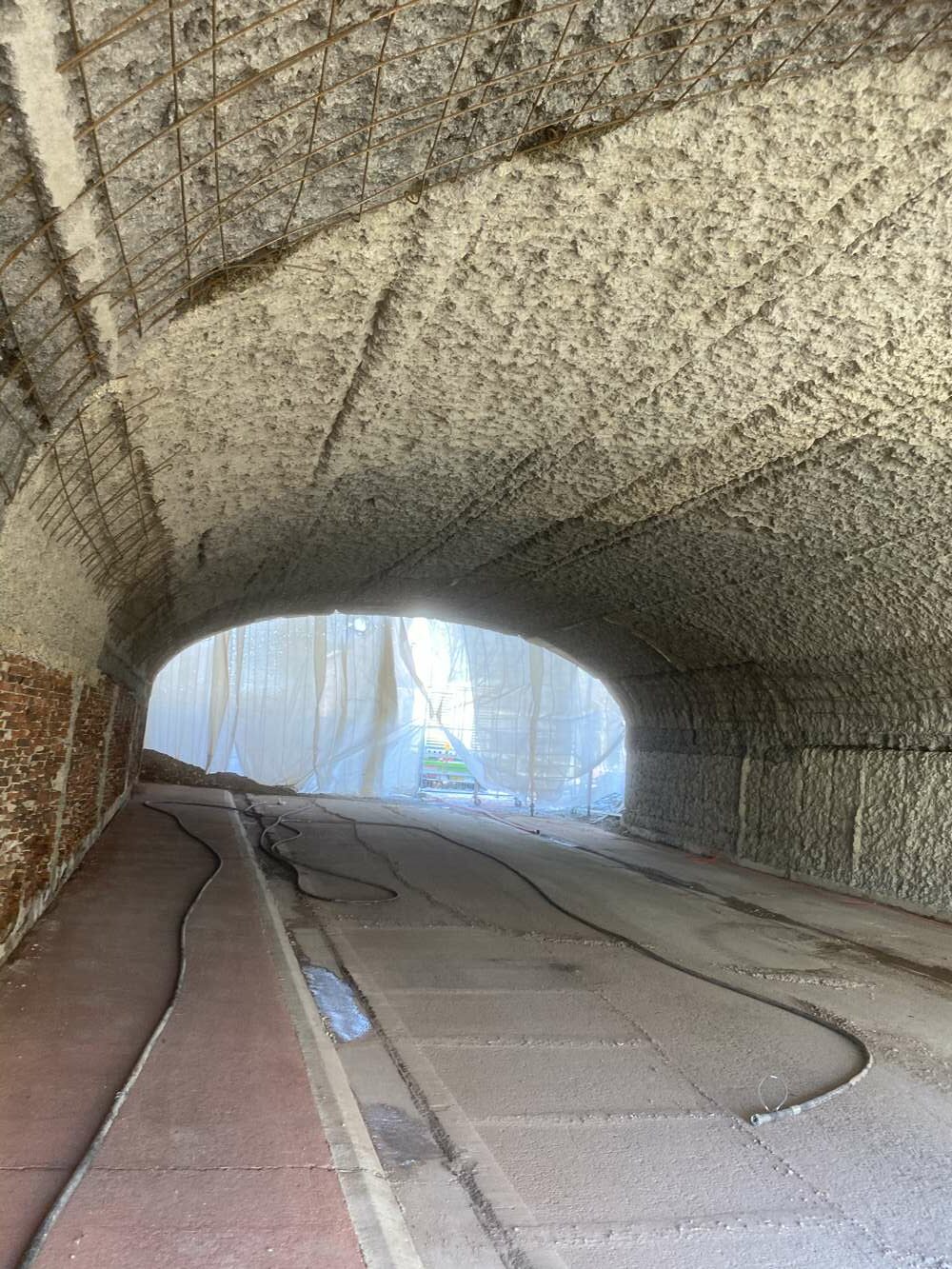With the growing concern of more concrete falling in the tunnel, this project required an experienced team to navigate the equipment in cold weather and complete the job as quickly as possible.