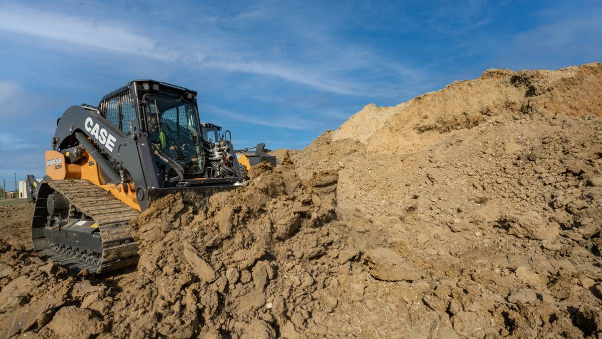 CASE introduces new CASE Minotaur™ DL550 Compact Dozer Loader