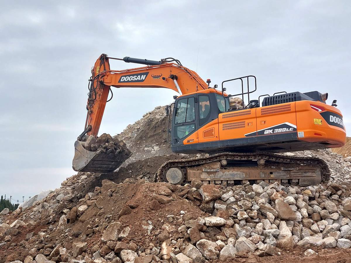 Spanish Recycling Plant expands fleet with new Doosan DX380LC-7 Excavator
