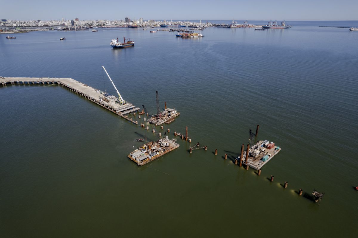 Trevi piles in for new Fishing Vessel Port in Montevideo Bay