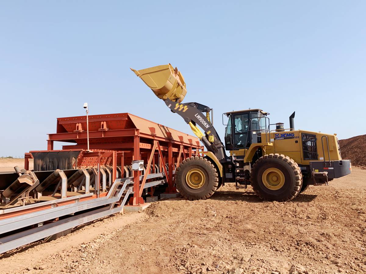 XCMG super-tonnage LW1200KN and LW900KN Loaders delivered to Central Asia