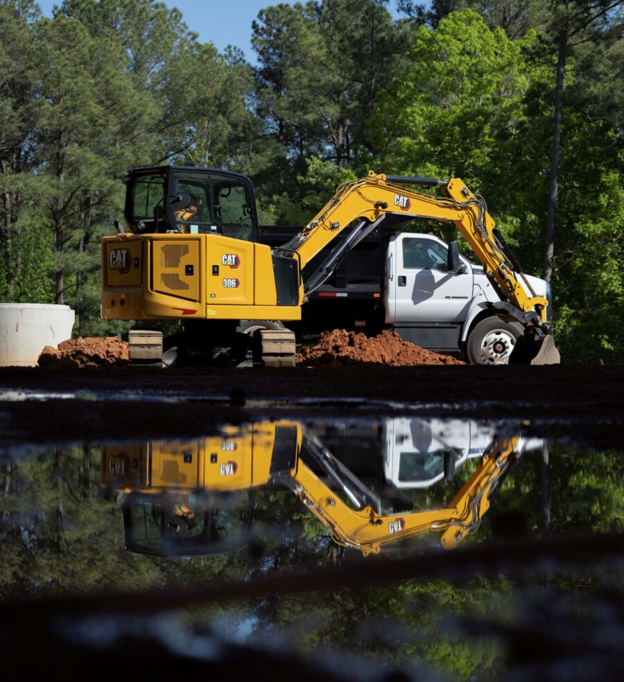 New Cat E-Fence and Indicate for mini-excavators help operators work safer