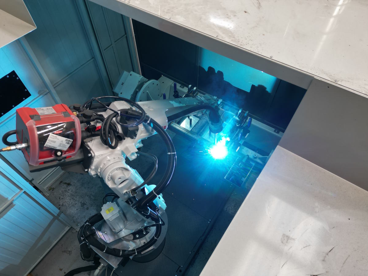 Econ Engineering invests in new Robot Laser MIG Welder