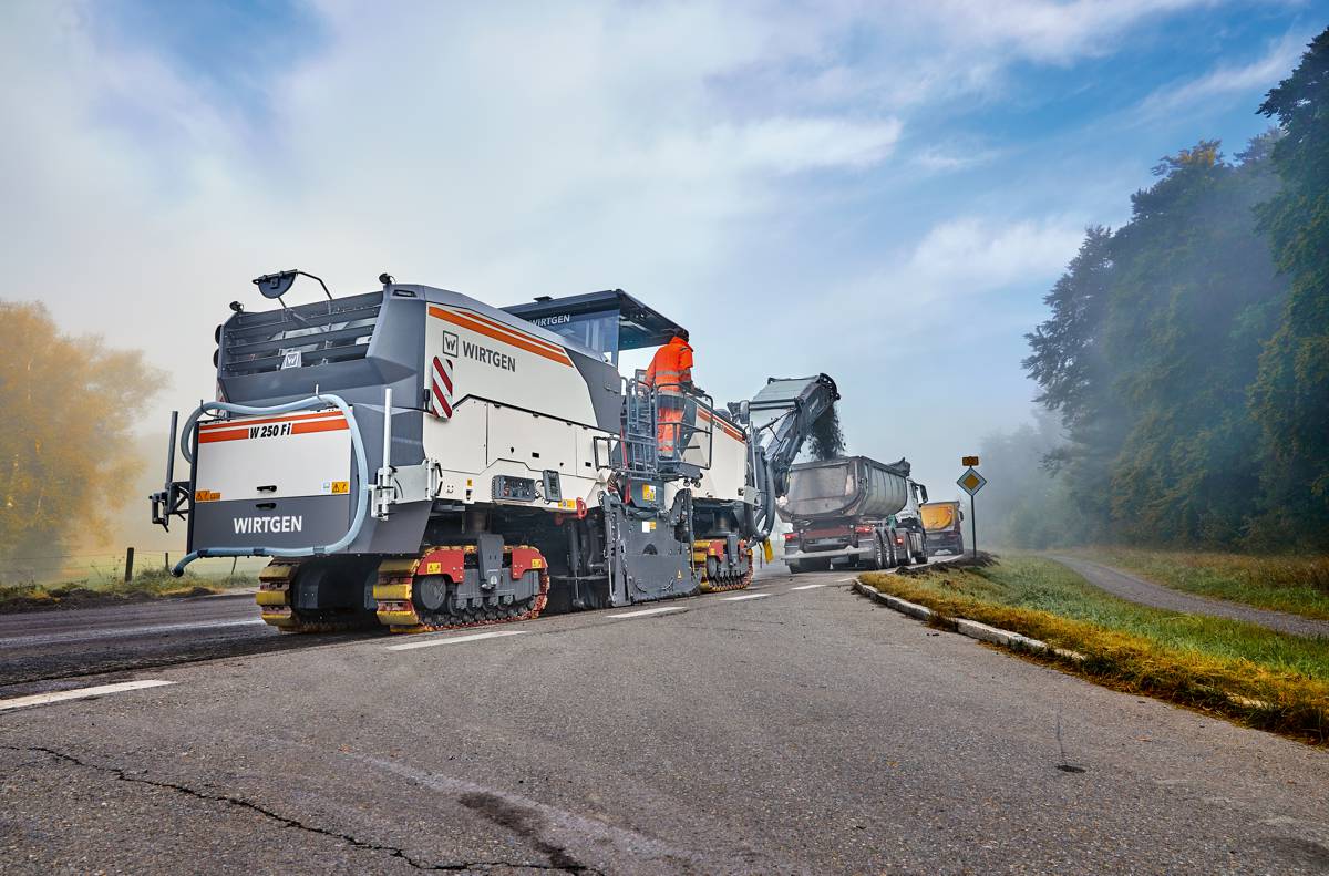 Benninghoven offers a wide range of “hot and cold” recycling feed systems for reusing reclaimed asphalt. The recycling systems can also be retrofitted on existing asphalt mixing plants