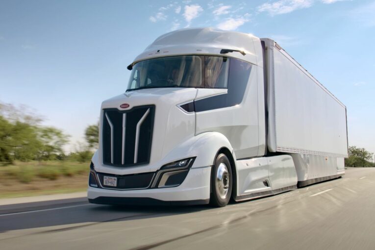 Peterbilt showcased Advanced Truck Technologies at ATA MCE Show