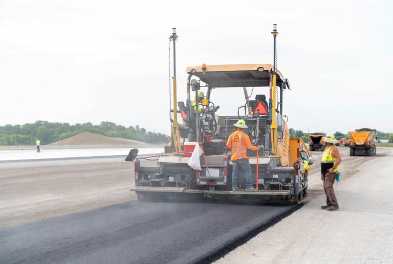 Trimble drives autonomy with Horizontal Screed Control for Vögele