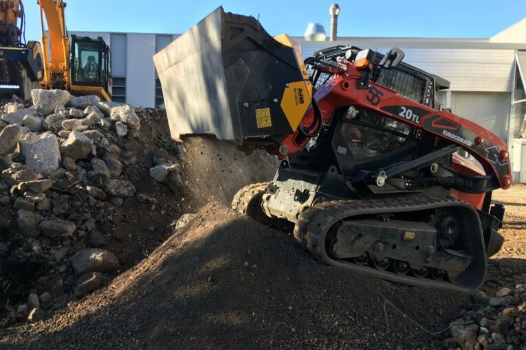 MB Crusher introduces new MB-HDS220 padding bucket at bauma