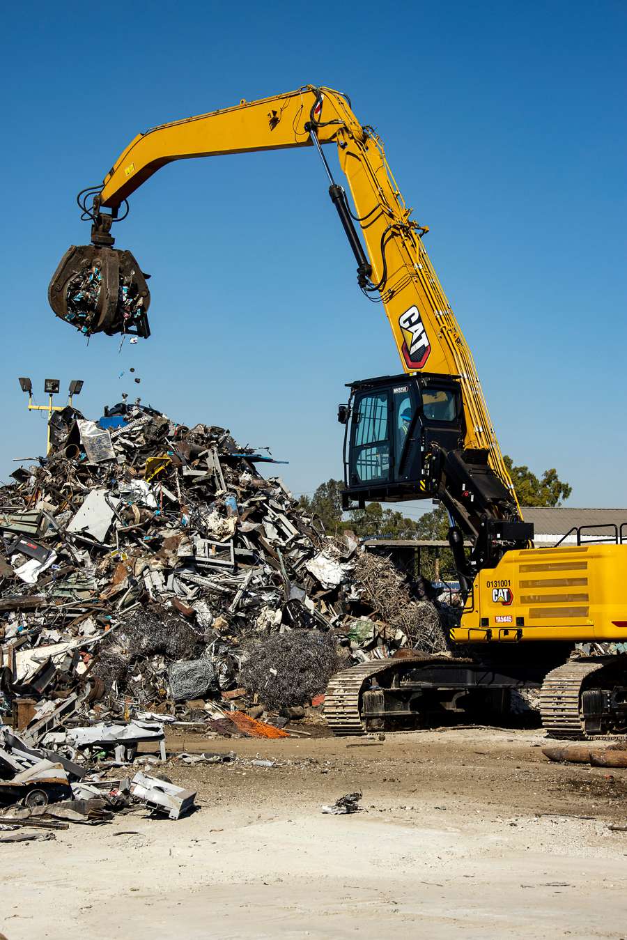 New Cat MH3250 and MH3260 Material Handlers built for the toughest applications