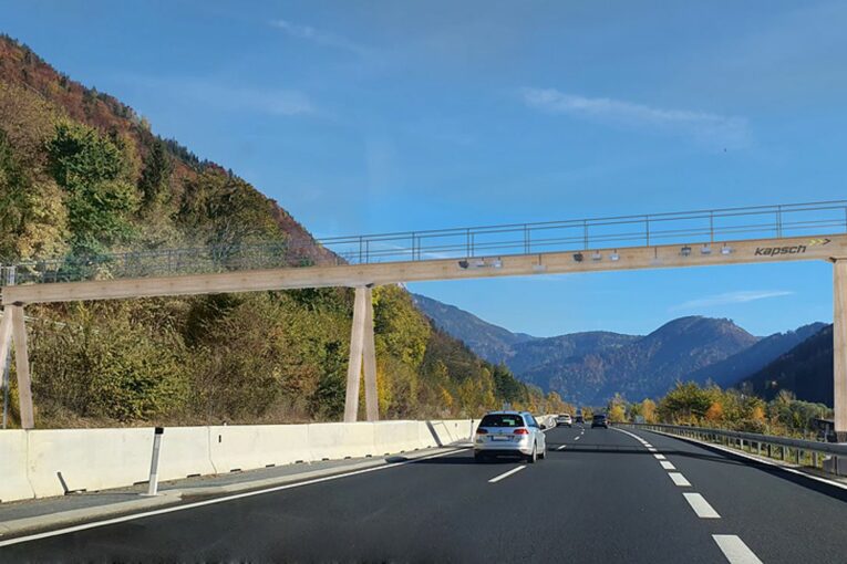 New sustainable Green Gantry in Austria made from Wood