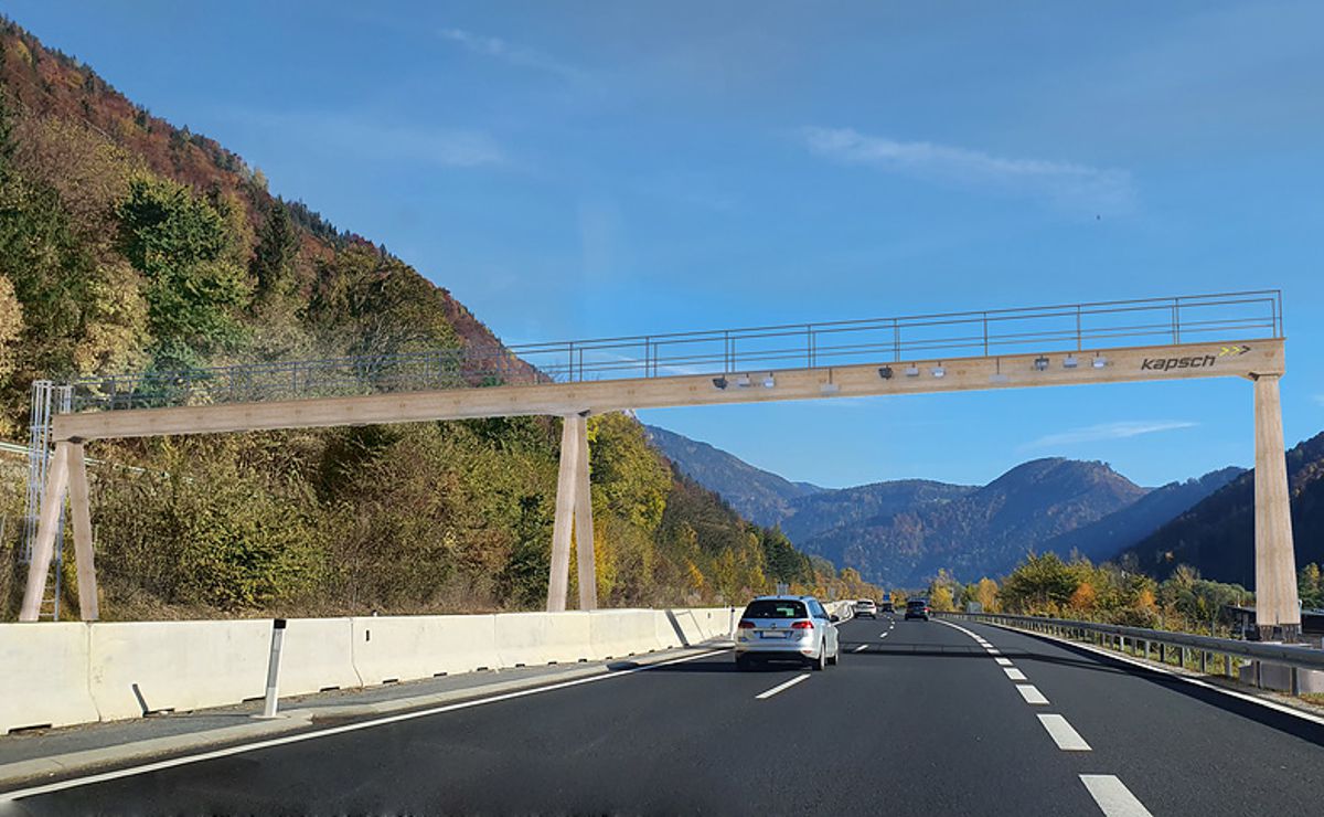 New sustainable Green Gantry in Austria made from Wood