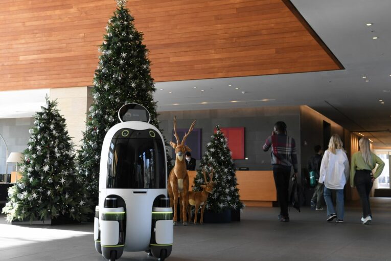 Hyundai Robots roll out in Last-mile Delivery Pilot Programs