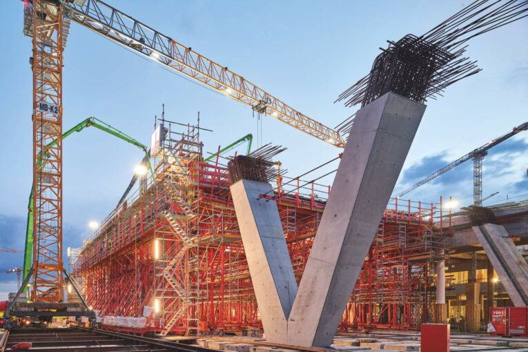 Construction of Frankfurt Airport Terminal 3 accelerated by PERI Customised formwork